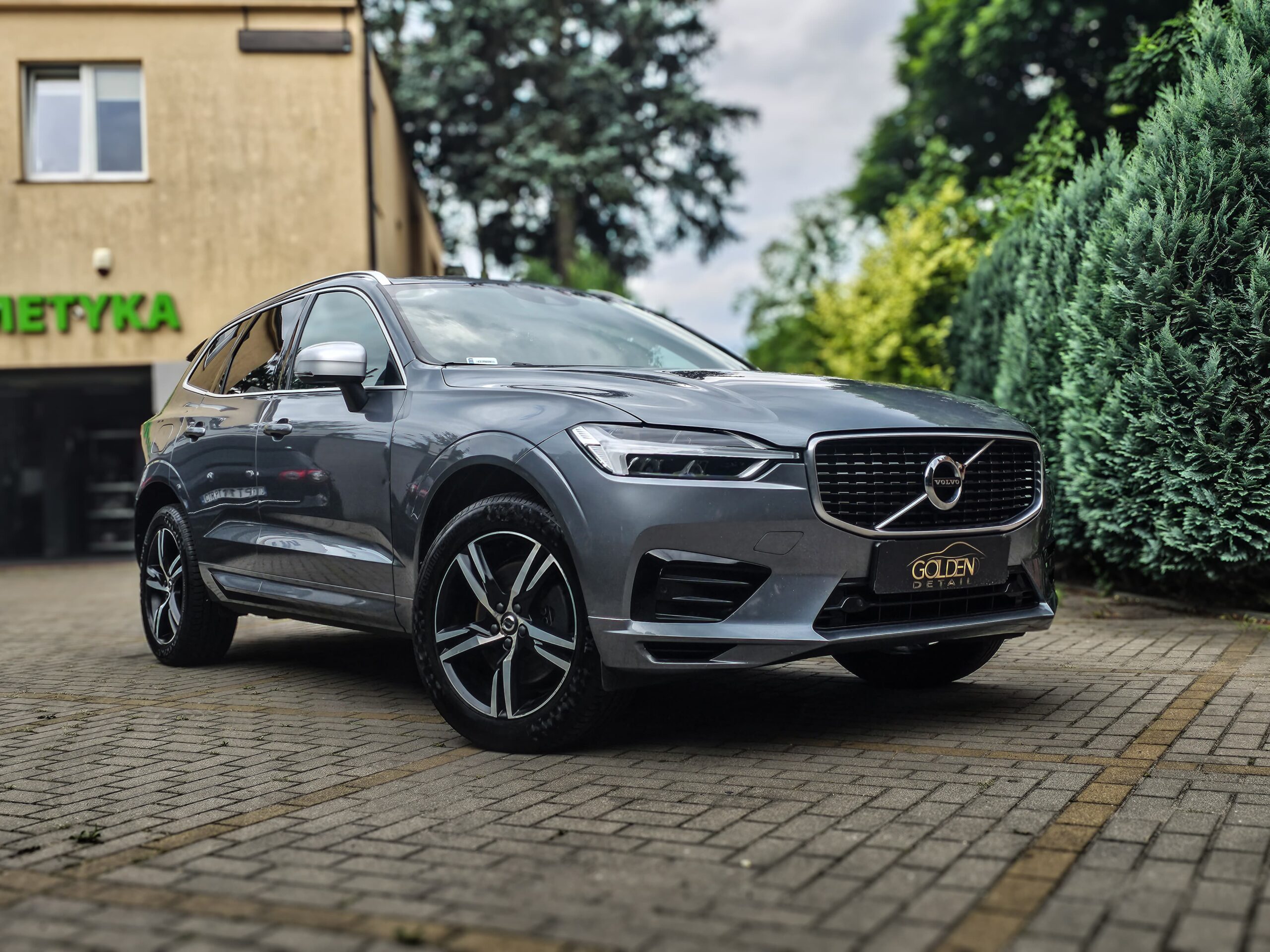 Oklejanie folią PPF Toruń – Golden Detail profesjonalna aplikacja LLumar