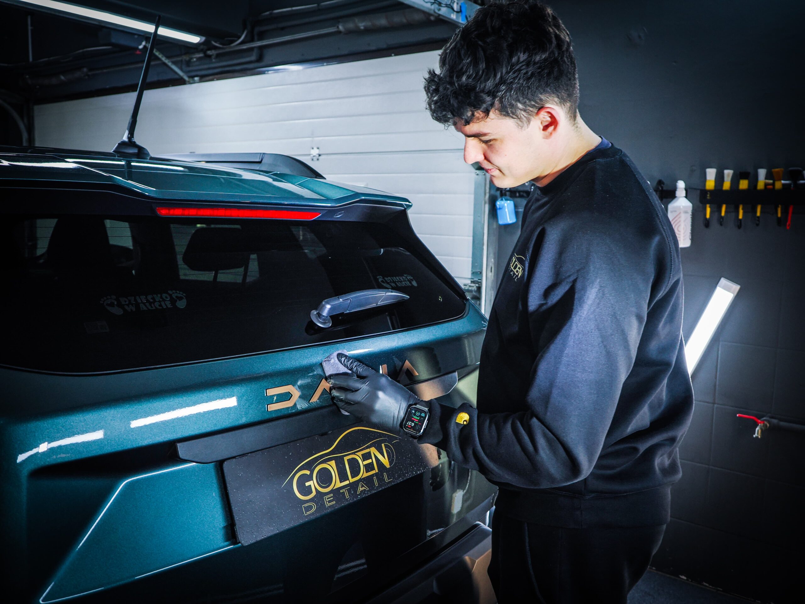 Golden Detail – warsztat detailingu samochodowego w Toruniu ul. Św. Józefa 50